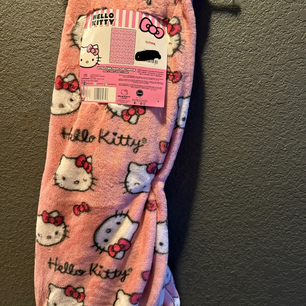 Hello Kitty Pink Blanket Cozy Bedding